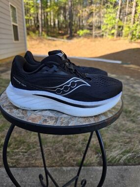 Saucony Ride 18 S11000-100 Black/White Running Shoes Sneakers Womens Size 7.5